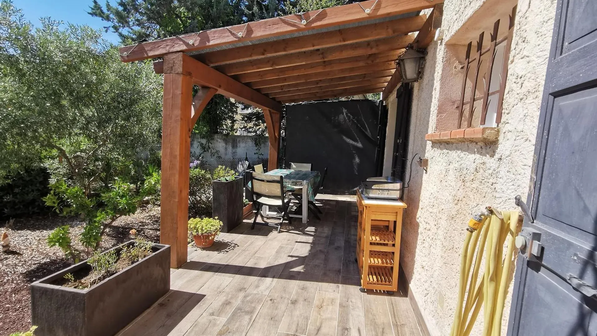 Holiday home Bas De Villa Avec Jardin, Piscine Et Jacuzzi La Seyne-sur-Mer France